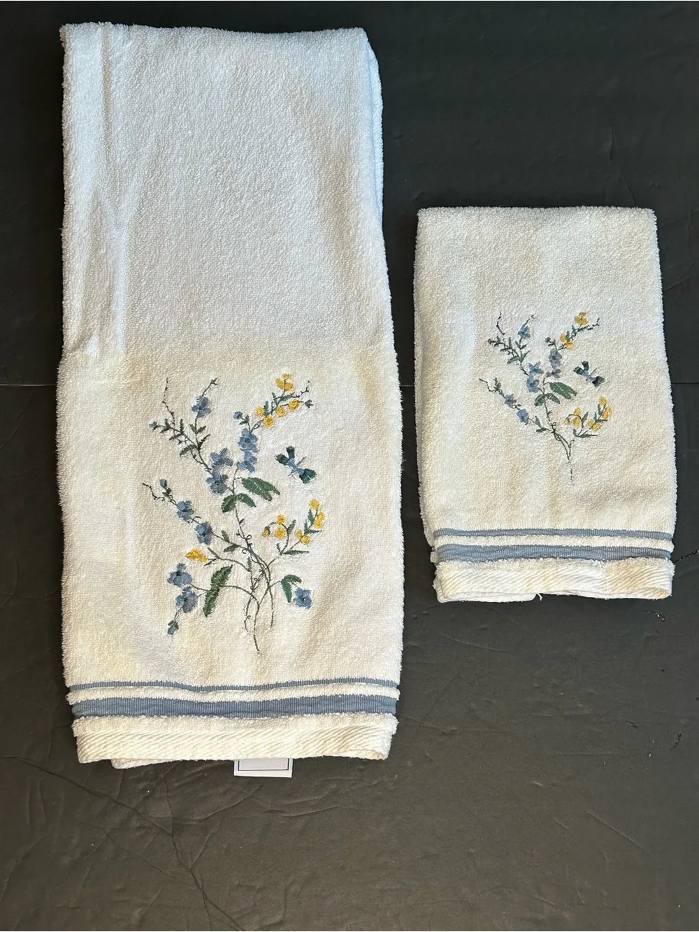 Vintage Santens 2 Piece Floral Cotton Bath/Hand Towel Set. Made In USA.